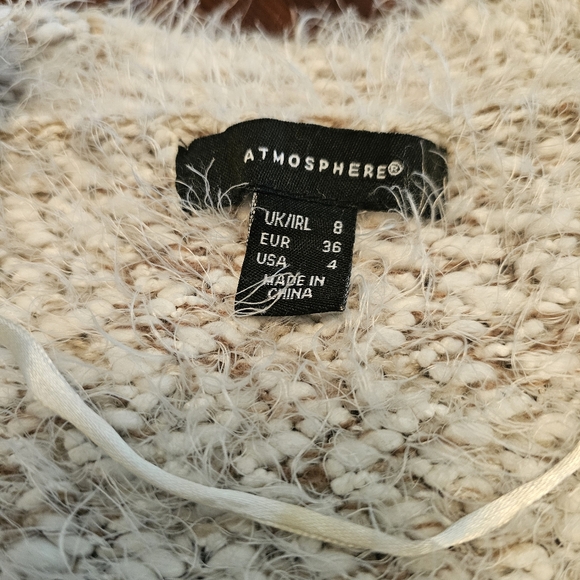 Womens beige cardigan. Size 4 - Picture 2 of 5